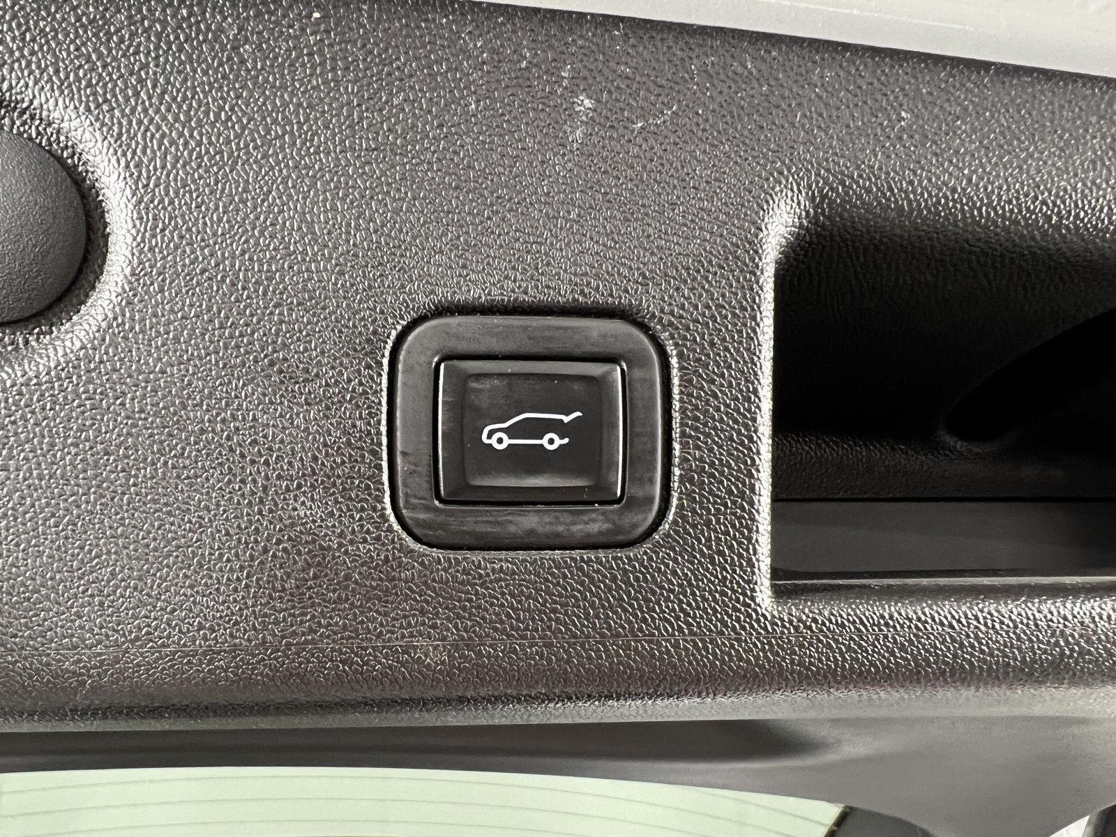 Used 2024 Iridescent Pearl Tricoat Chevrolet RS image 35
