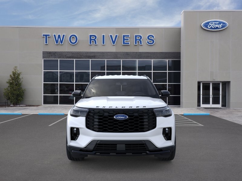New 2026 Star White Metallic Tri-Coat Ford ST-Line image 6