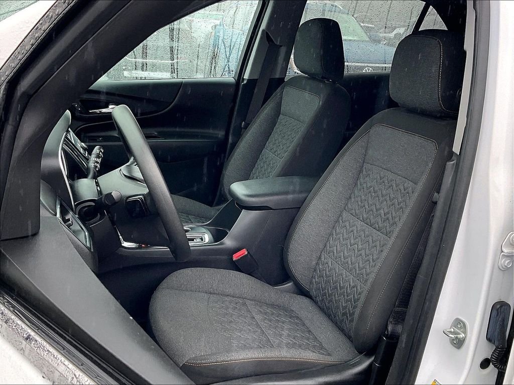 Used 2022 White Chevrolet LT image 9