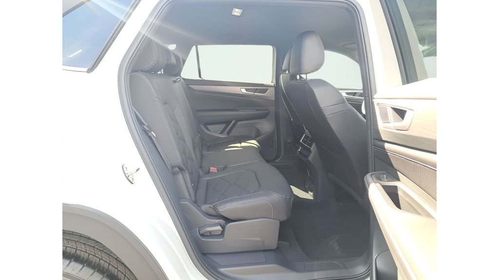 New 2026 White/off-white Volkswagen 2.0T SE image 13