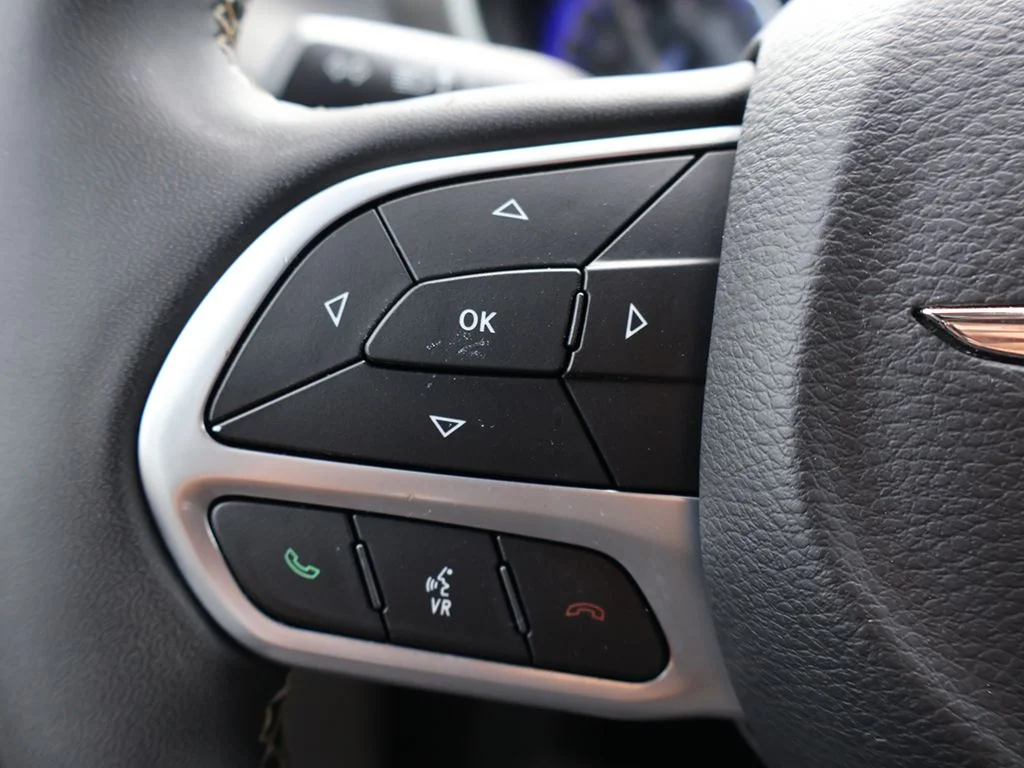 Used 2023 Black Chrysler Touring L image 36