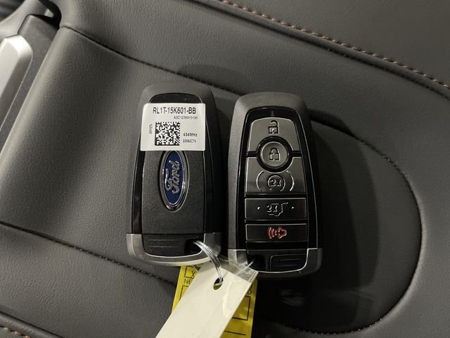 New 2025 Gray Ford Active image 35