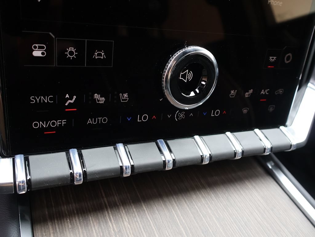 2026 GMC Acadia Denali - Photo 32