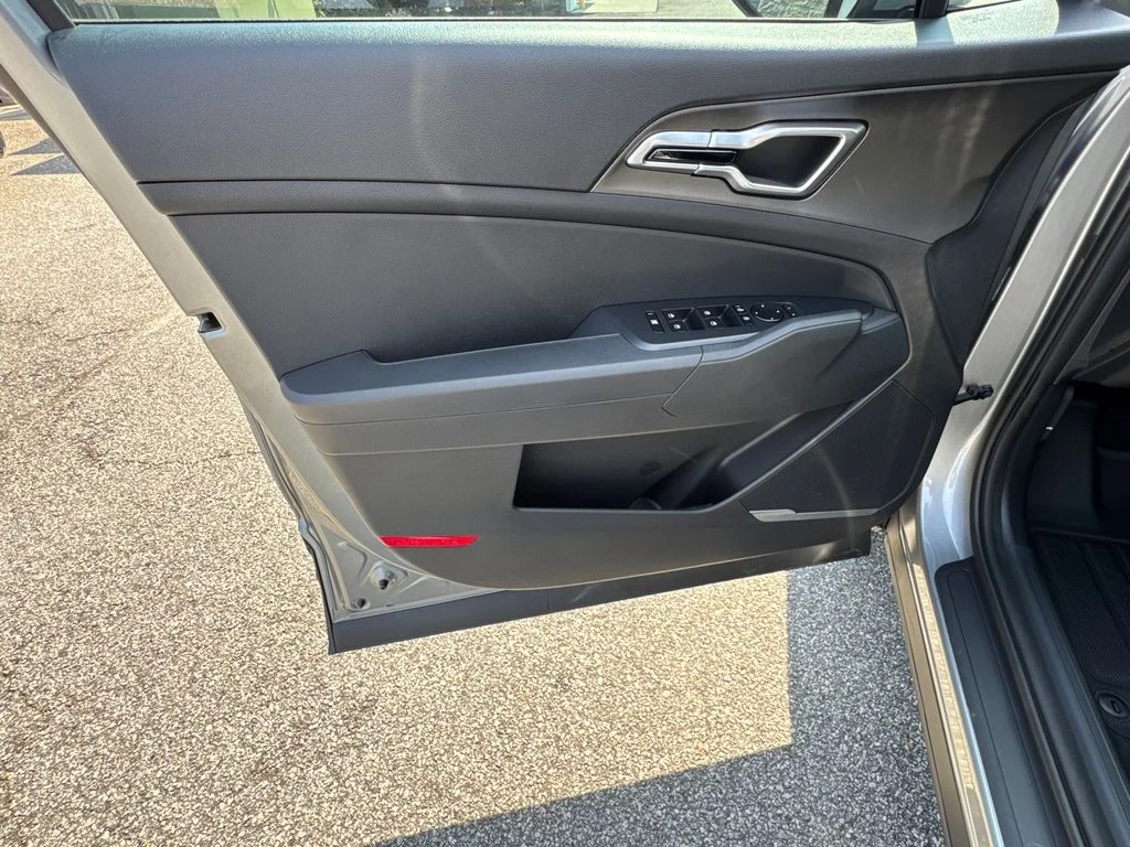 New 2026 Steel Gray Kia LX image 10