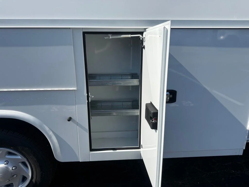 New 2026 Oxford White Ford E-350 SRW image 51