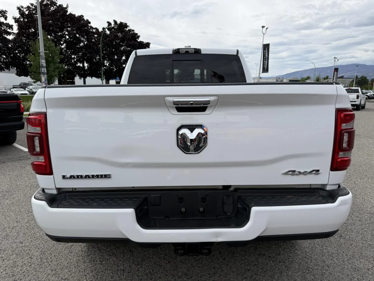 Used 2021 White RAM Laramie Crew Cab Swb image 5