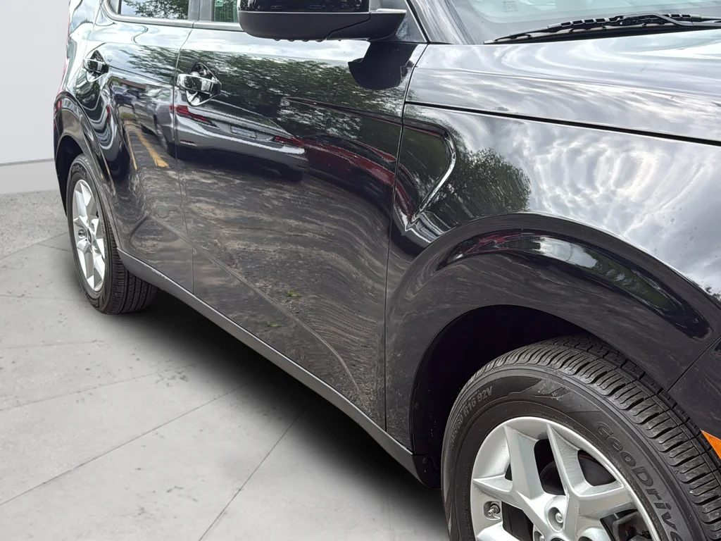 Used 2021 Black Kia S image 25