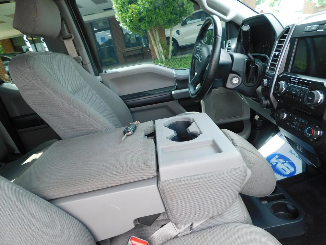 Used 2016 Magnetic Ford 4WD SuperCab 145 in XLT image 16