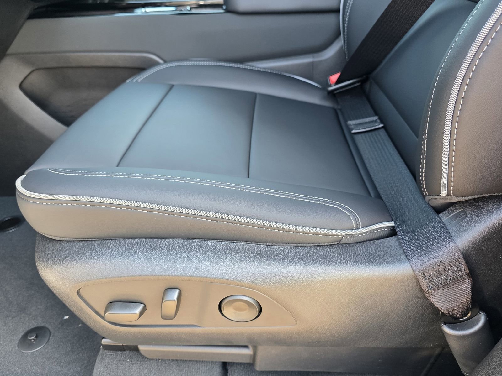 2026 Chevrolet Silverado EV LT - Photo 14