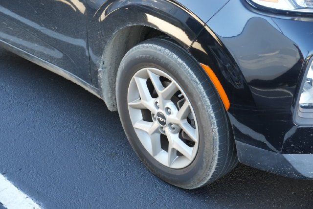 Used 2022 Black Kia S image 2