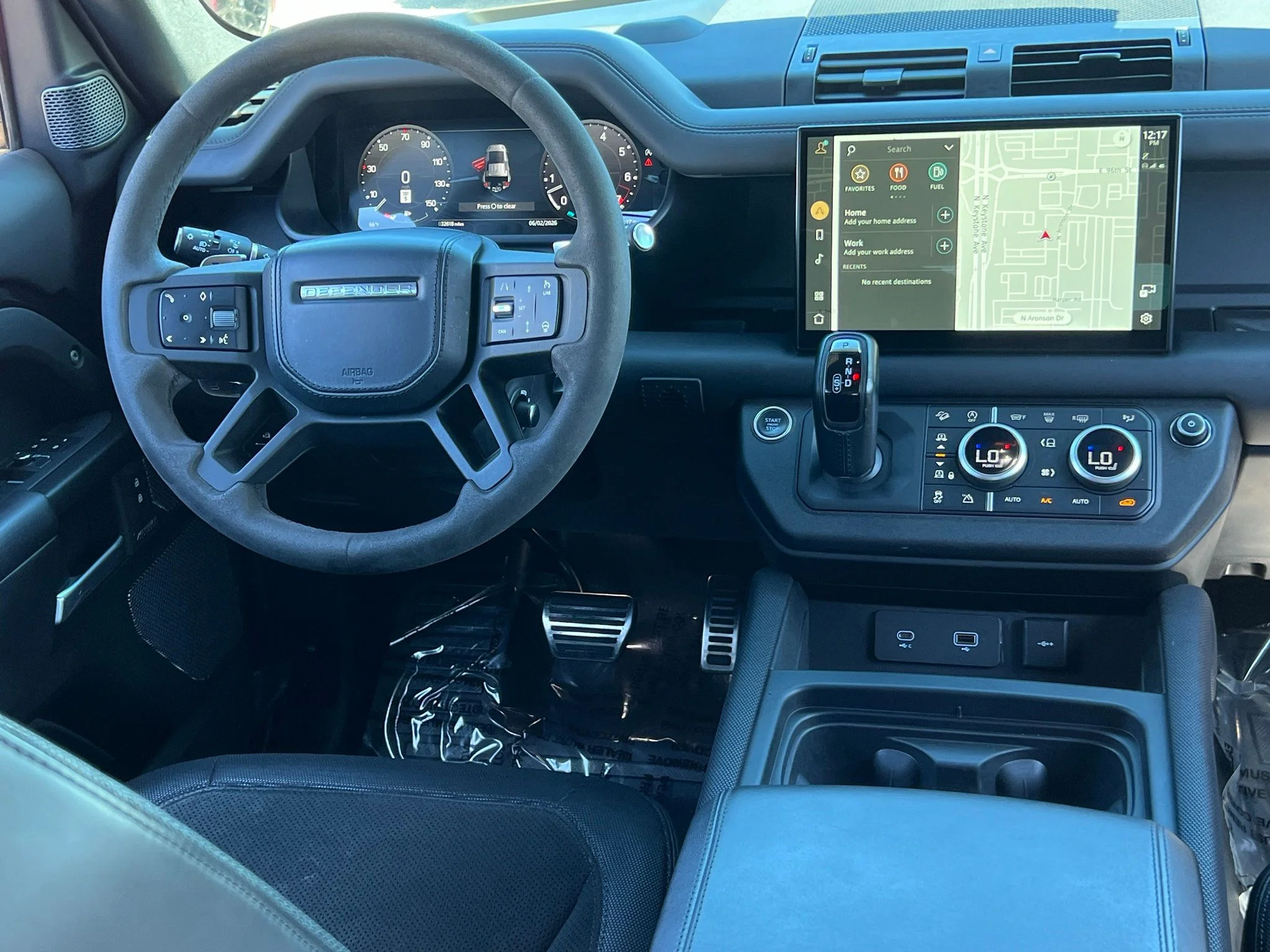 Used 2023 Black Land Rover V8 image 16
