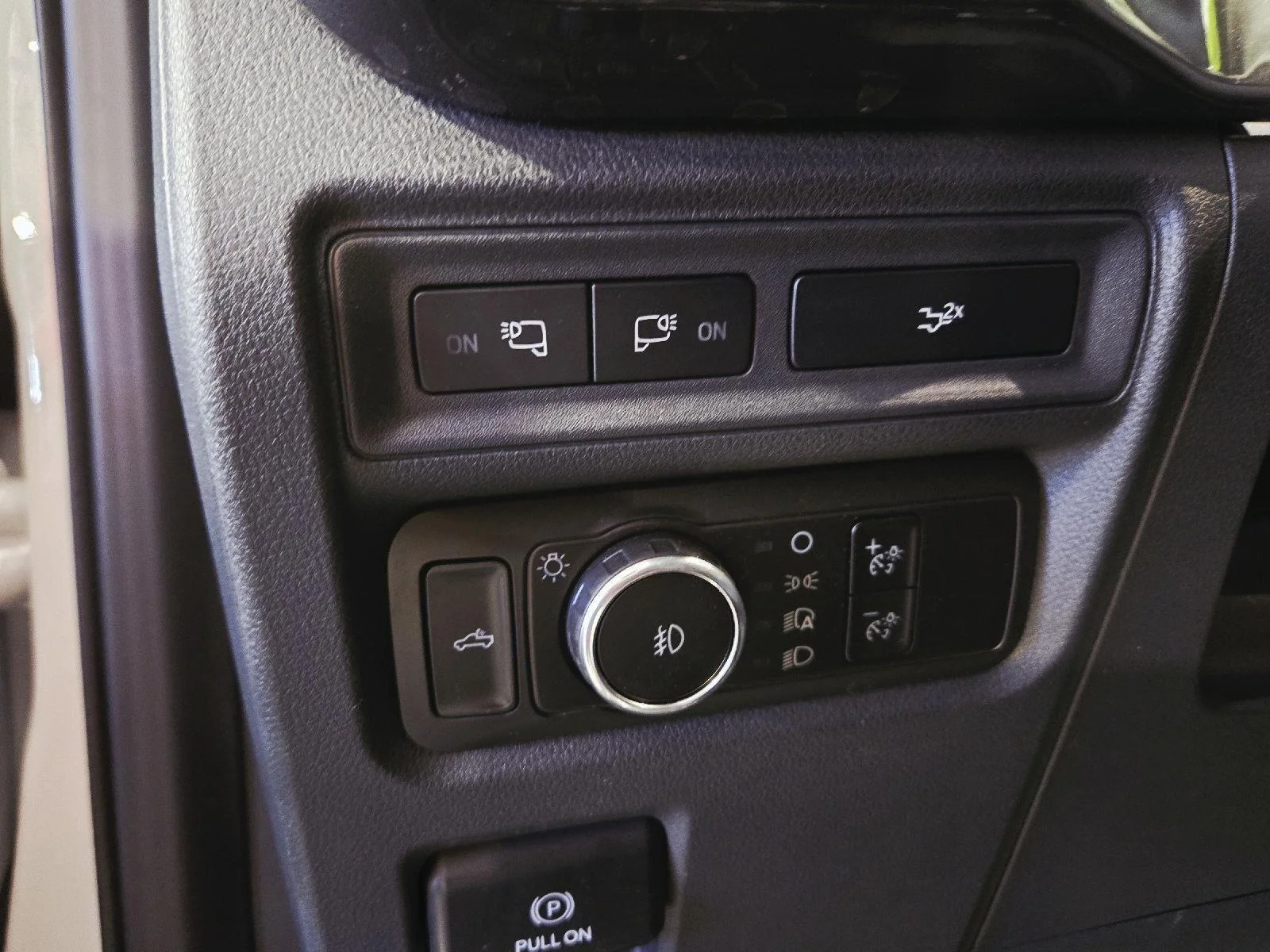 Used 2023 Avalanche Gray Ford Tremor image 15