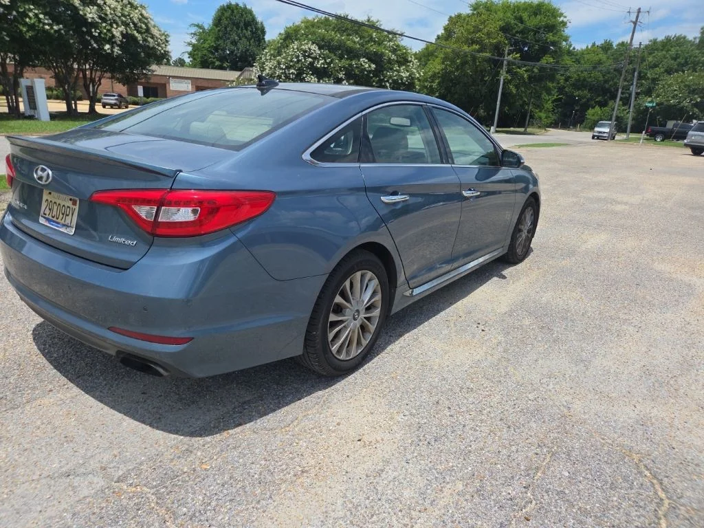 Used 2015 Blue Hyundai Limited image 9