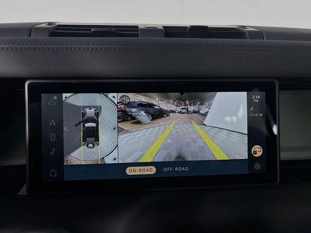 Used 2024  Land Rover S image 17