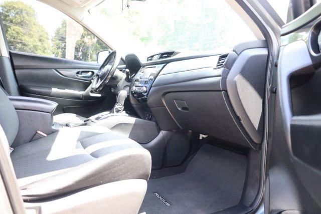 Used 2017 Gray Nissan SV image 37