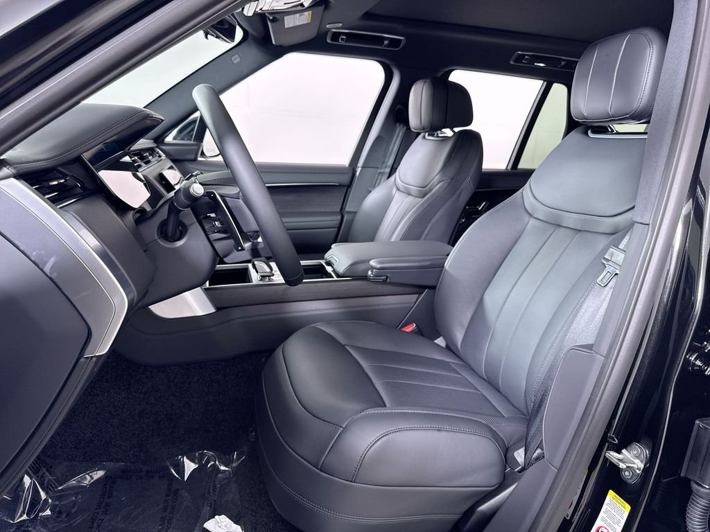 New 2026 SANTORN BLK MET Land Rover SE image 11