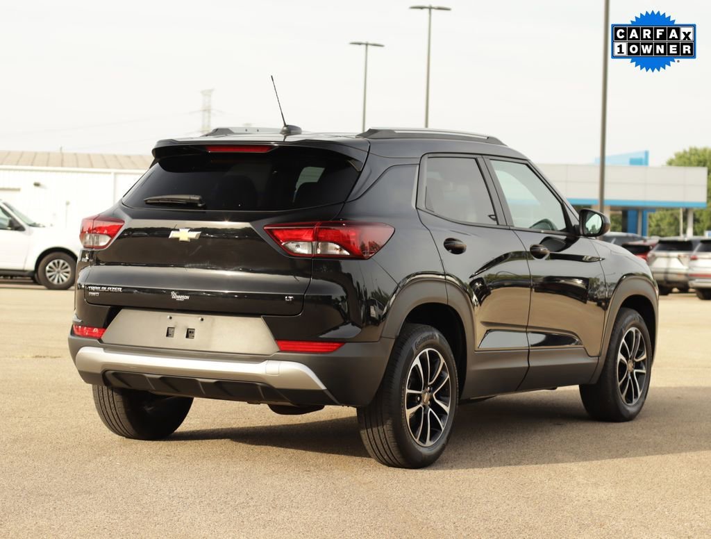 Used 2025 Mosaic Black Metallic Chevrolet LT image 7