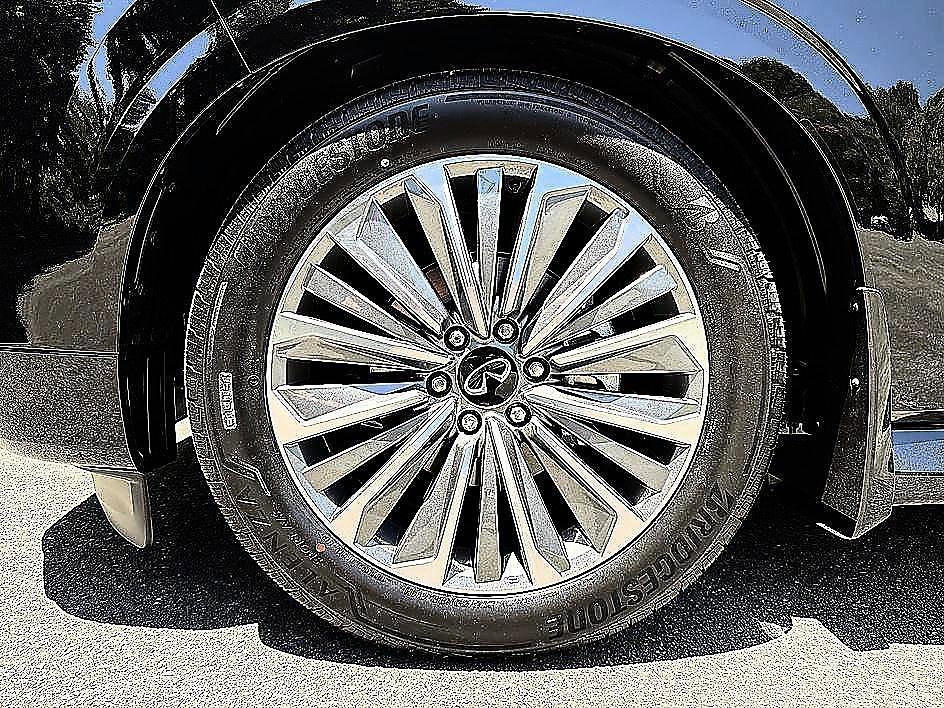 New 2026 BLACK OBSIDIAN INFINITI LUXE image 15