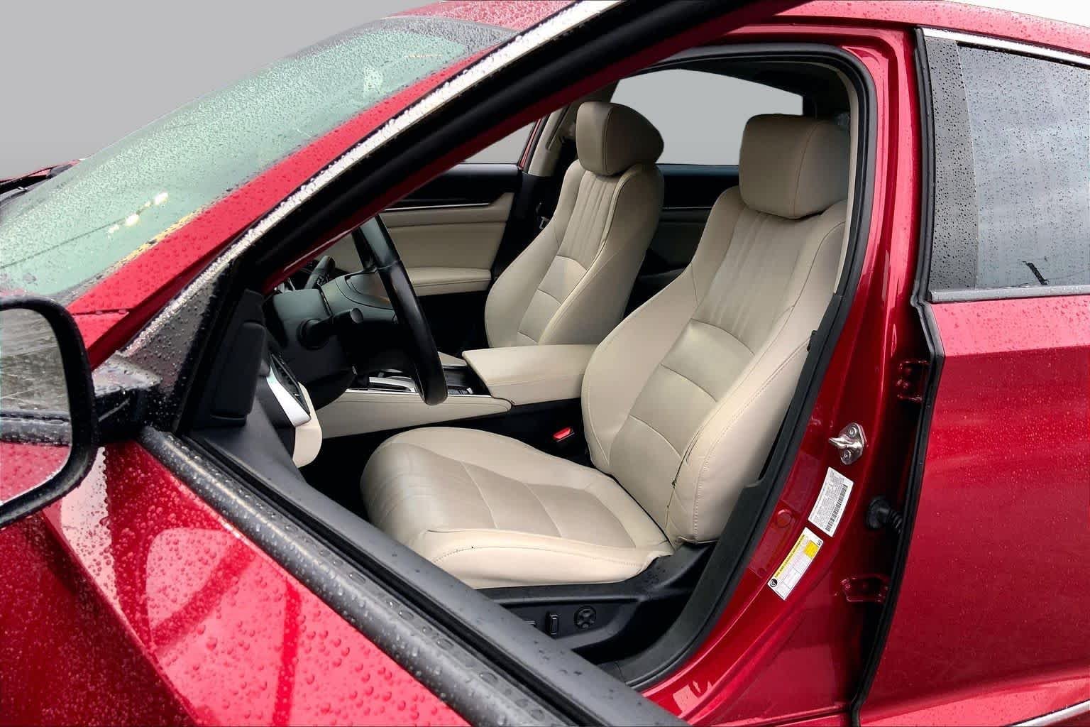Used 2020 Radiant Red Metallic Honda EX-L image 8