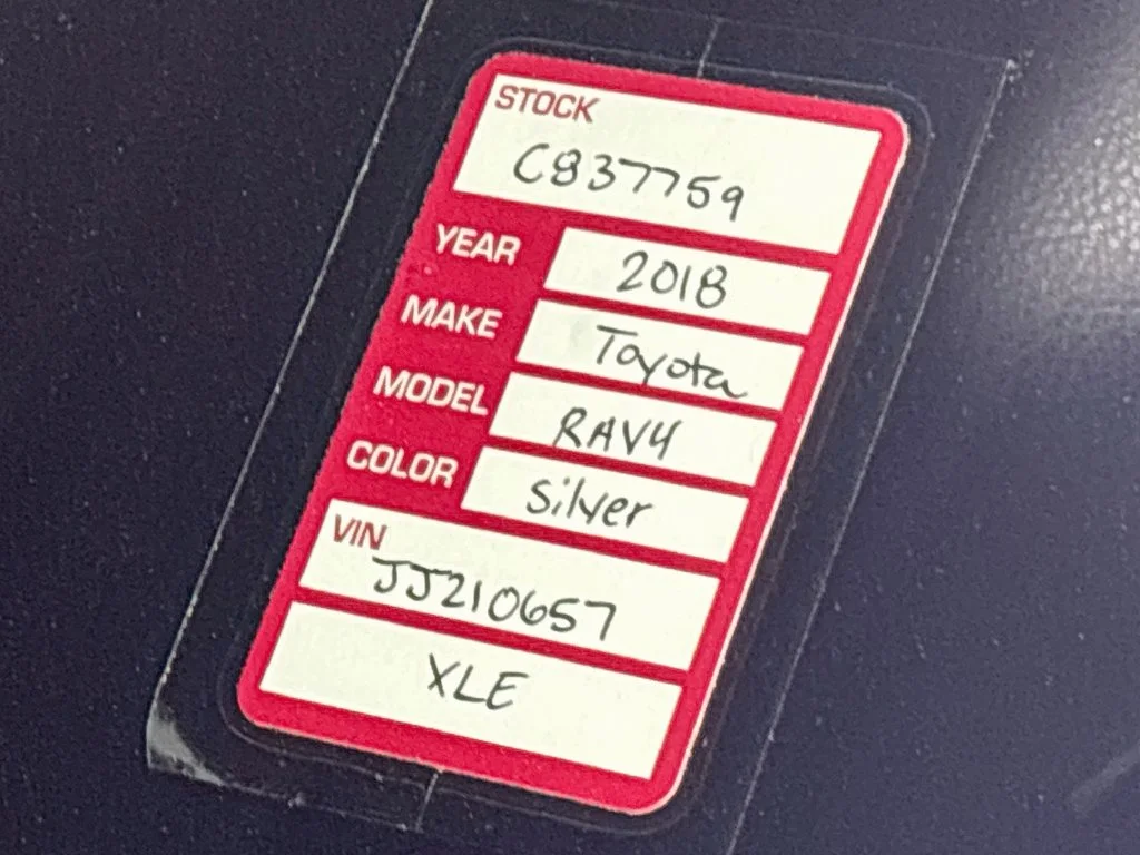 Used 2018 Silver Sky Metallic Toyota XLE image 25