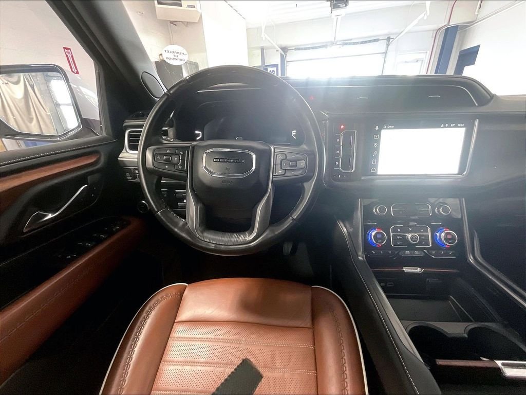 Used 2023 White GMC Denali Ultimate image 18