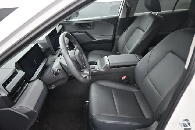 Used 2026 White Toyota XLE Premium image 22