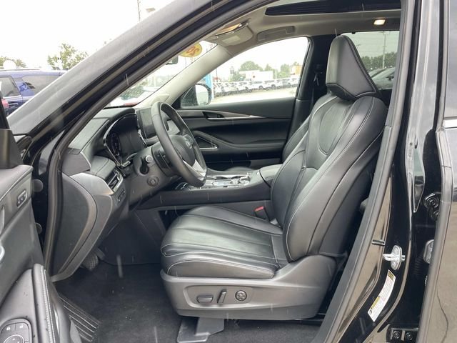 Used 2023 Black INFINITI LUXE image 11