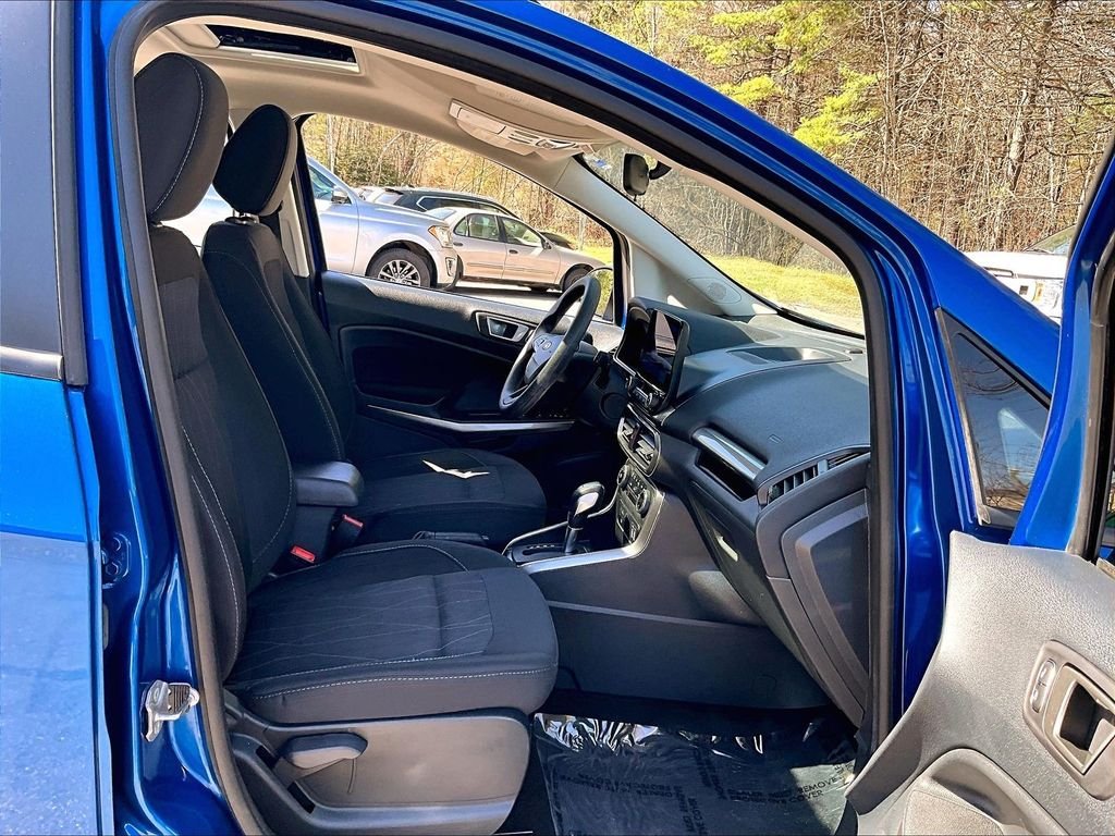 Used 2022 Lightning Blue Metallic Ford SE image 14