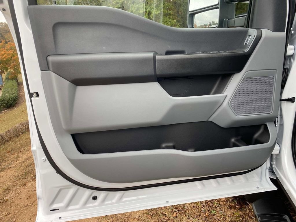 New 2026 Oxford White Ford F-450® XL image 14