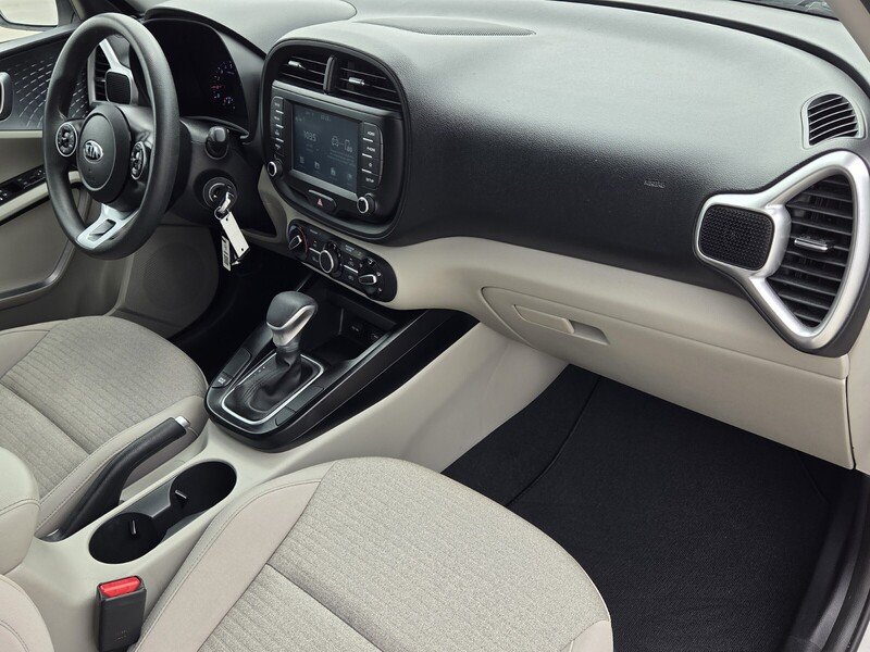Certified Used 2020 Snow White Pearl KIA S IVT image 18