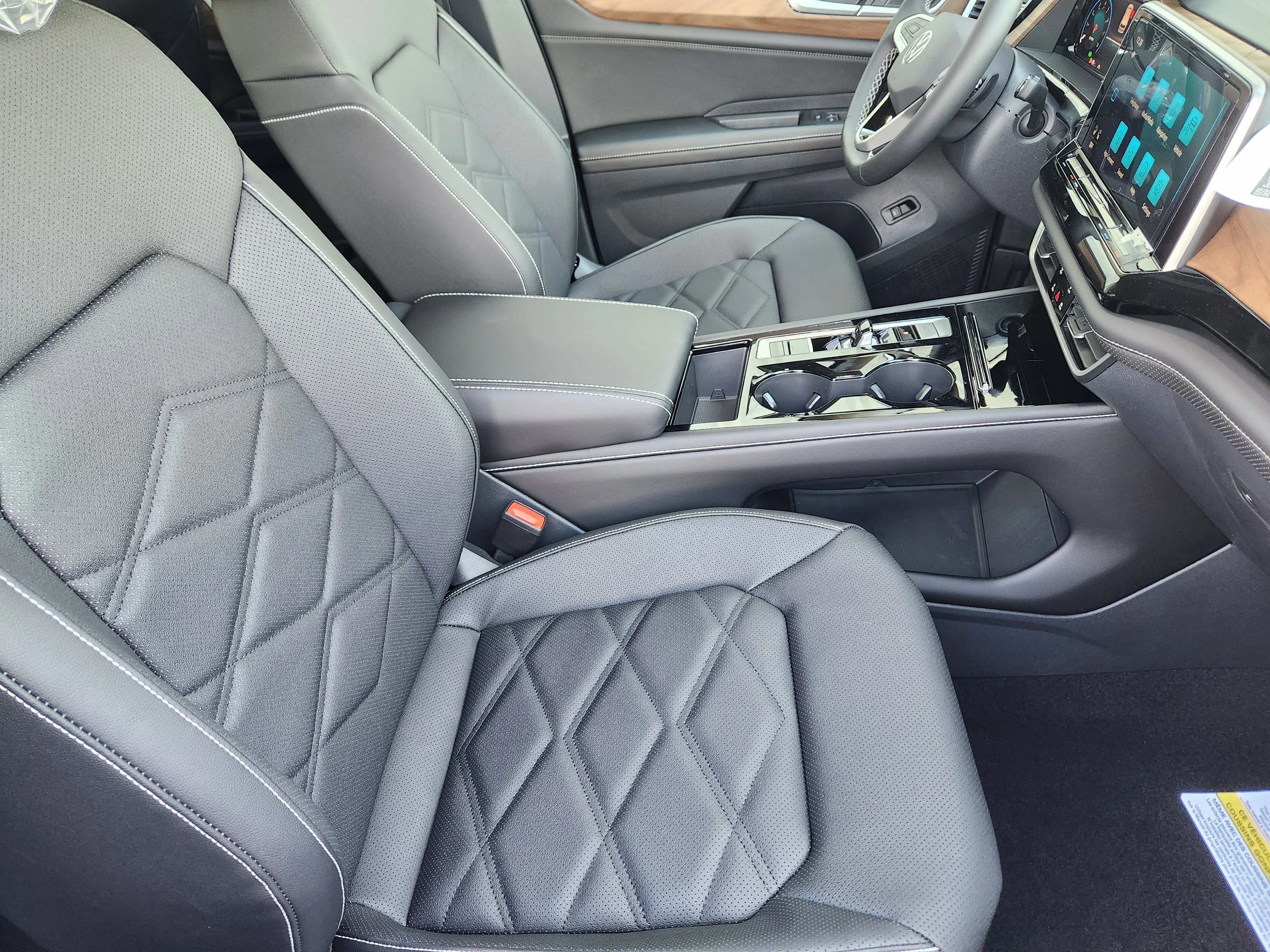 New 2026 White Volkswagen 2.0T SE w/Technology image 10