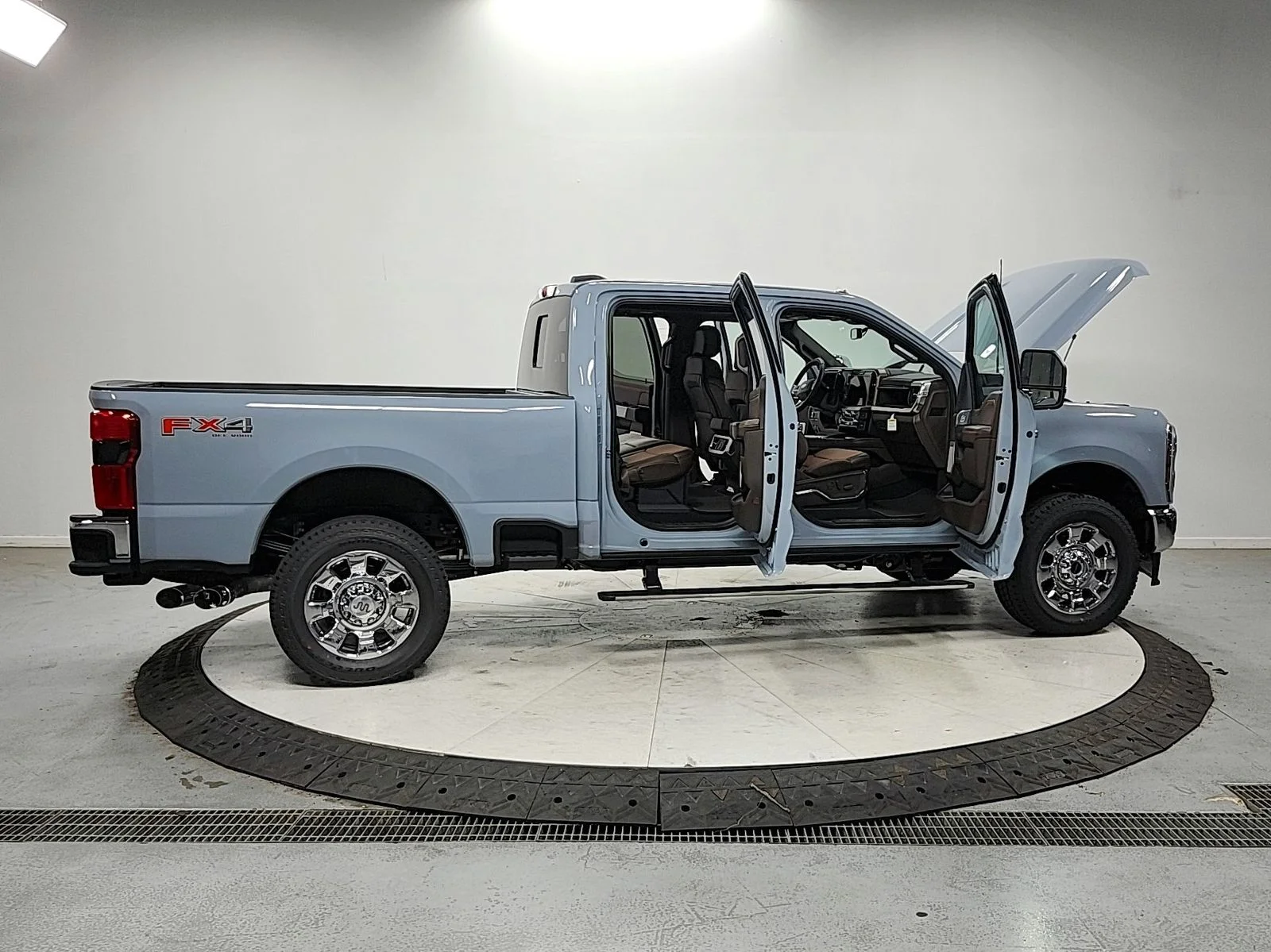 New 2026 Glacier Gray Metallic Tri-Coat Ford F-250® King Ranch® image 16