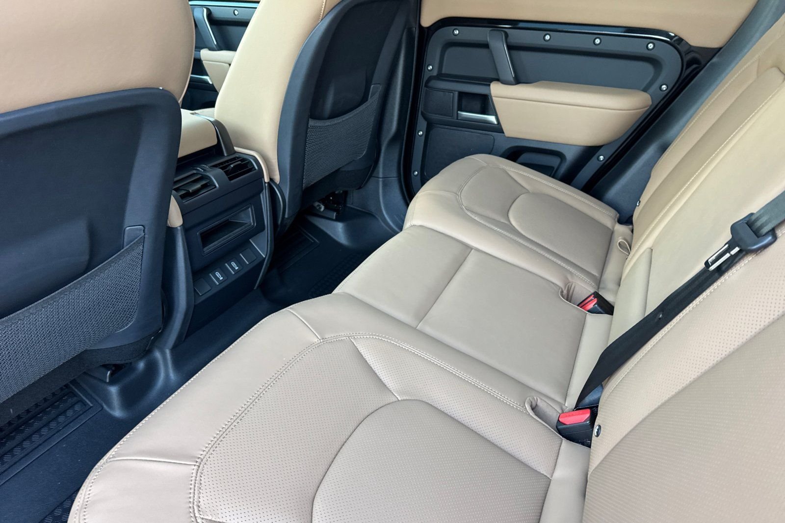 New 2026 Santorini Black Land Rover S image 12