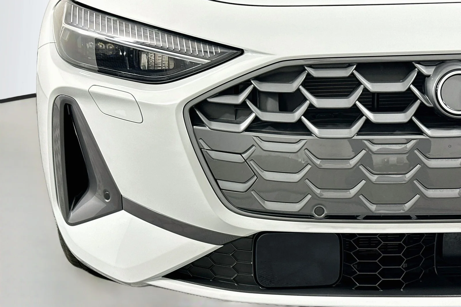 Used 2025 Glacier White Metallic Audi Premium Plus image 16