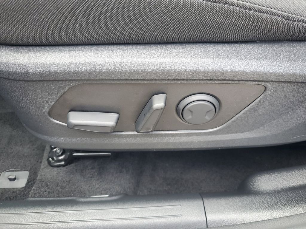 New 2026 Gray Kia LX image 23
