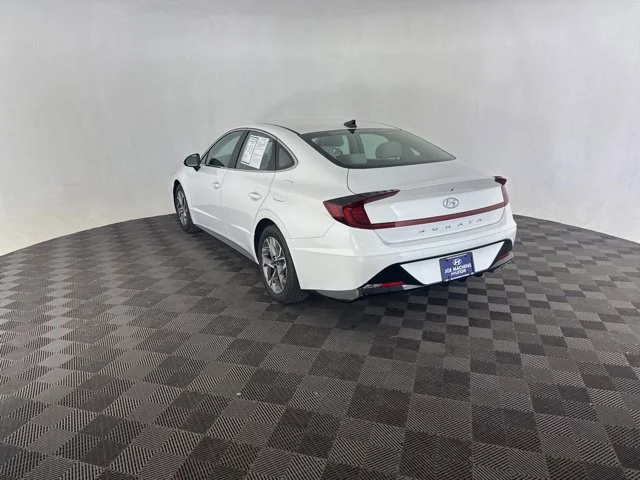 Used 2023 White Hyundai SEL image 10