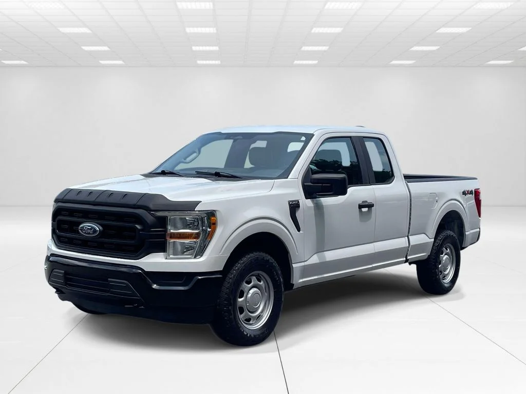 Used 2021 White Ford XL image 3