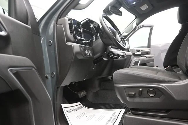 Used 2025 Gray Chevrolet LT image 11