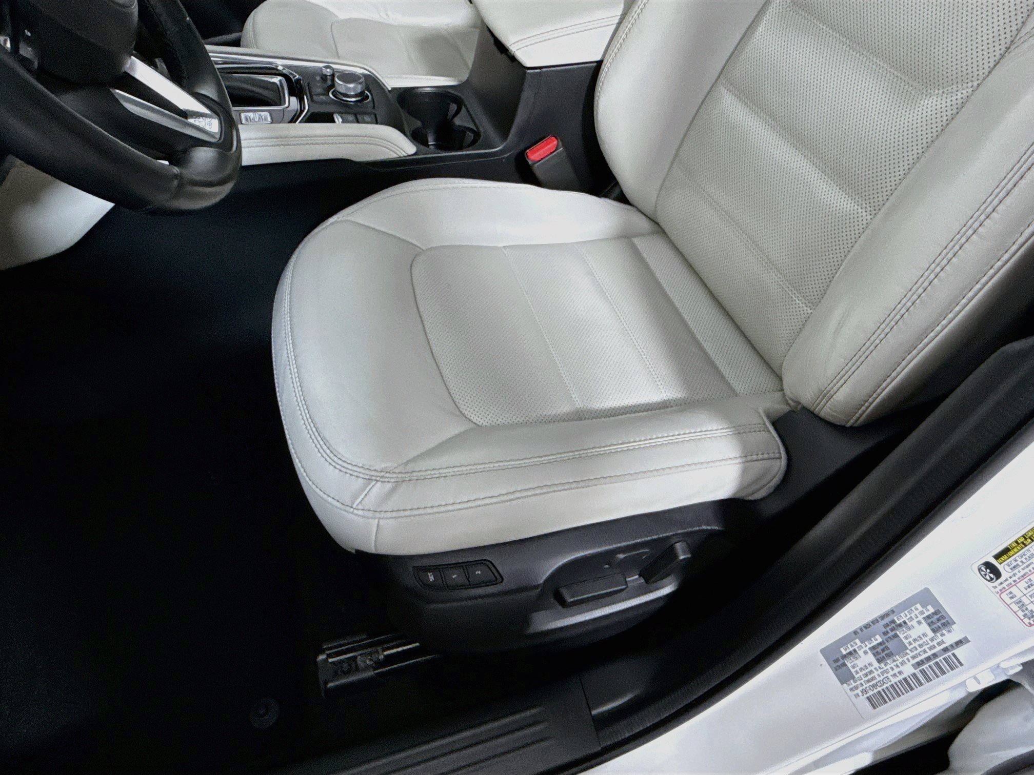 Used 2021 Snowflake White Pearl Mica Mazda Grand Touring image 20
