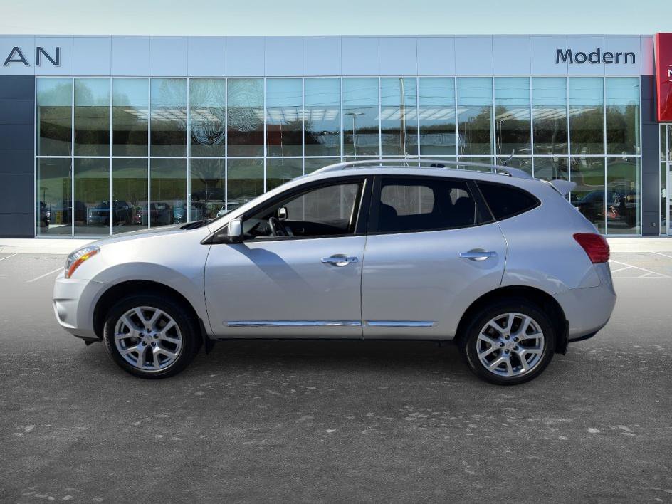 Used 2013 Brilliant Silver Nissan SL image 10