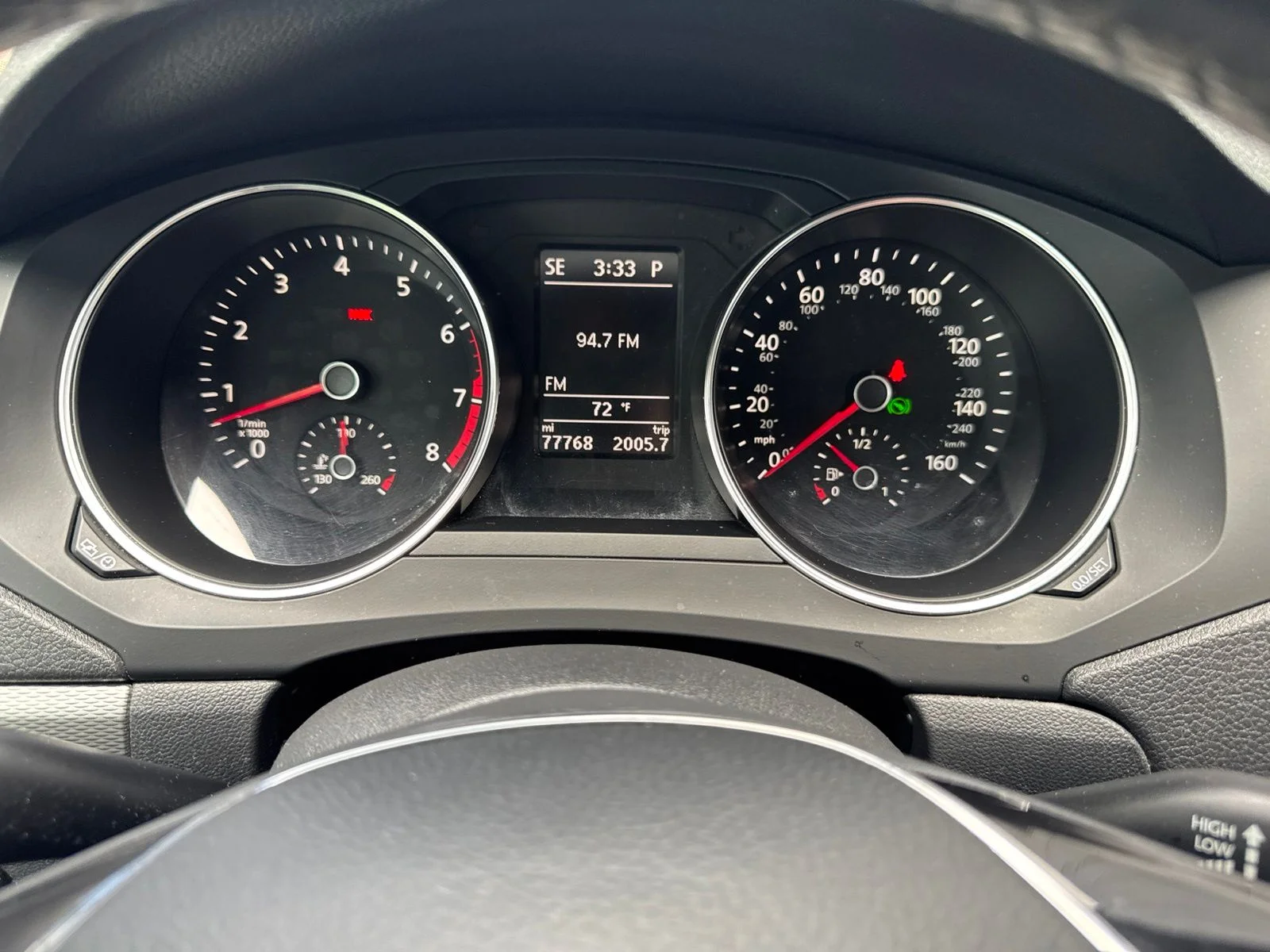 Used 2015  Volkswagen 1.8T SE image 4