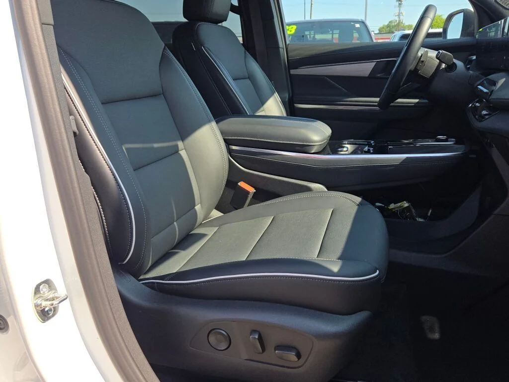 Used 2026 White Buick Preferred image 4