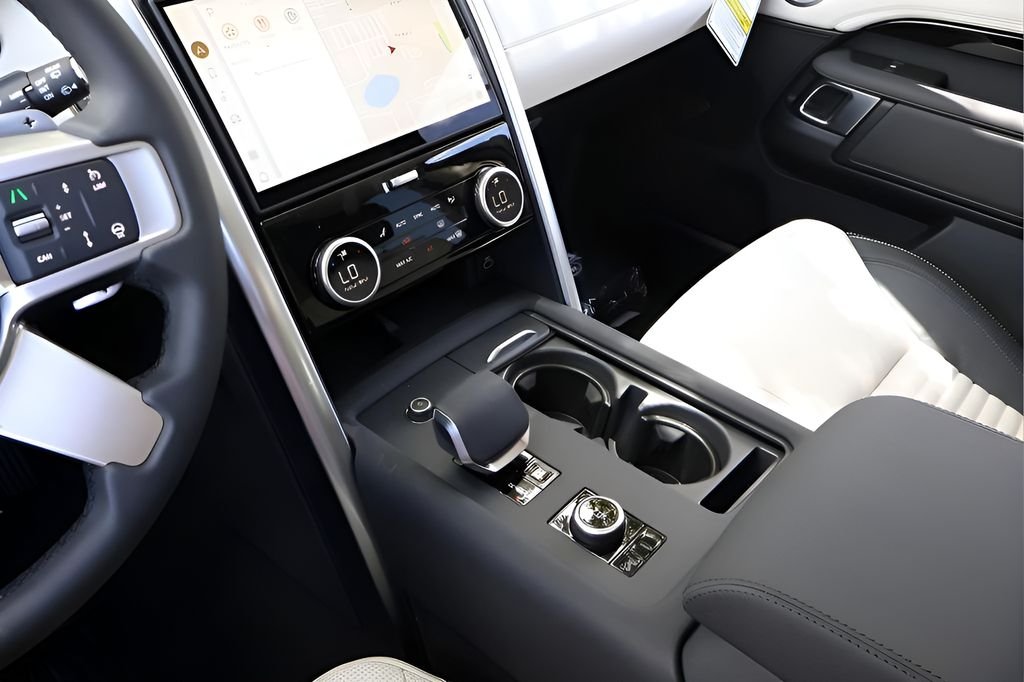 2025 Land Rover Discovery S - Photo 24