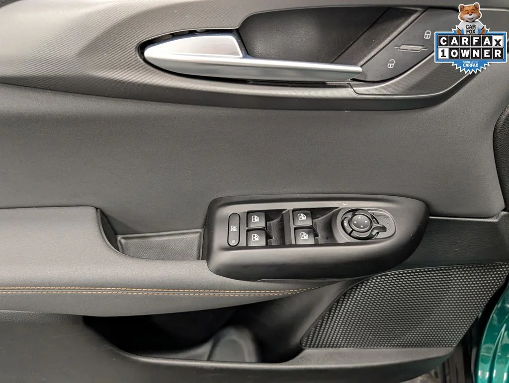 Used 2025  Alfa Romeo  image 10