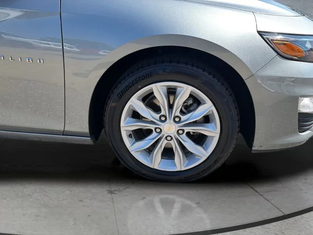 Used 2025 Gray Chevrolet LT image 29