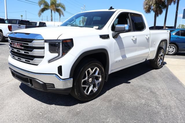 New 2026 Summit White GMC SLE image 4