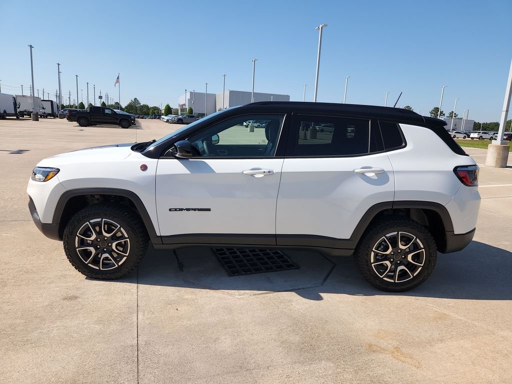Used 2025 White Jeep Trailhawk image 8