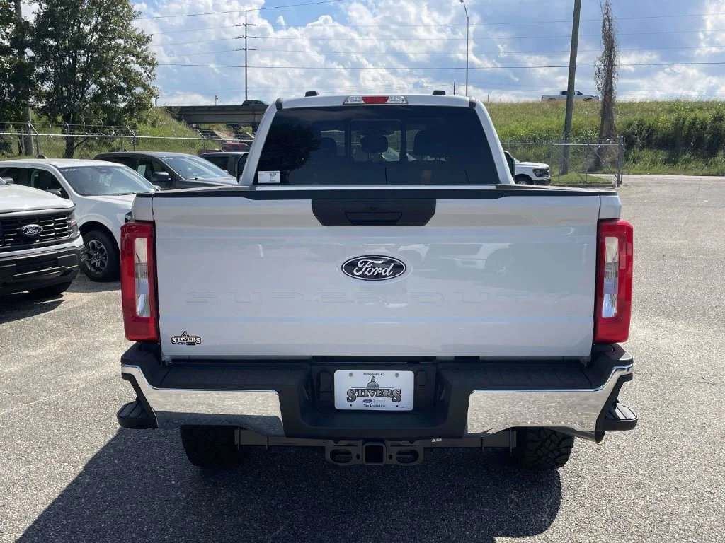 New 2027 White Ford XLT image 4