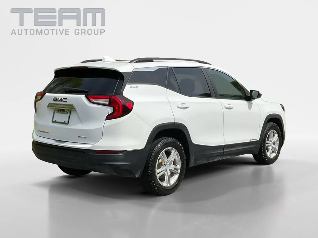 Used 2023 SUMMIT WHITE GMC SLE image 7