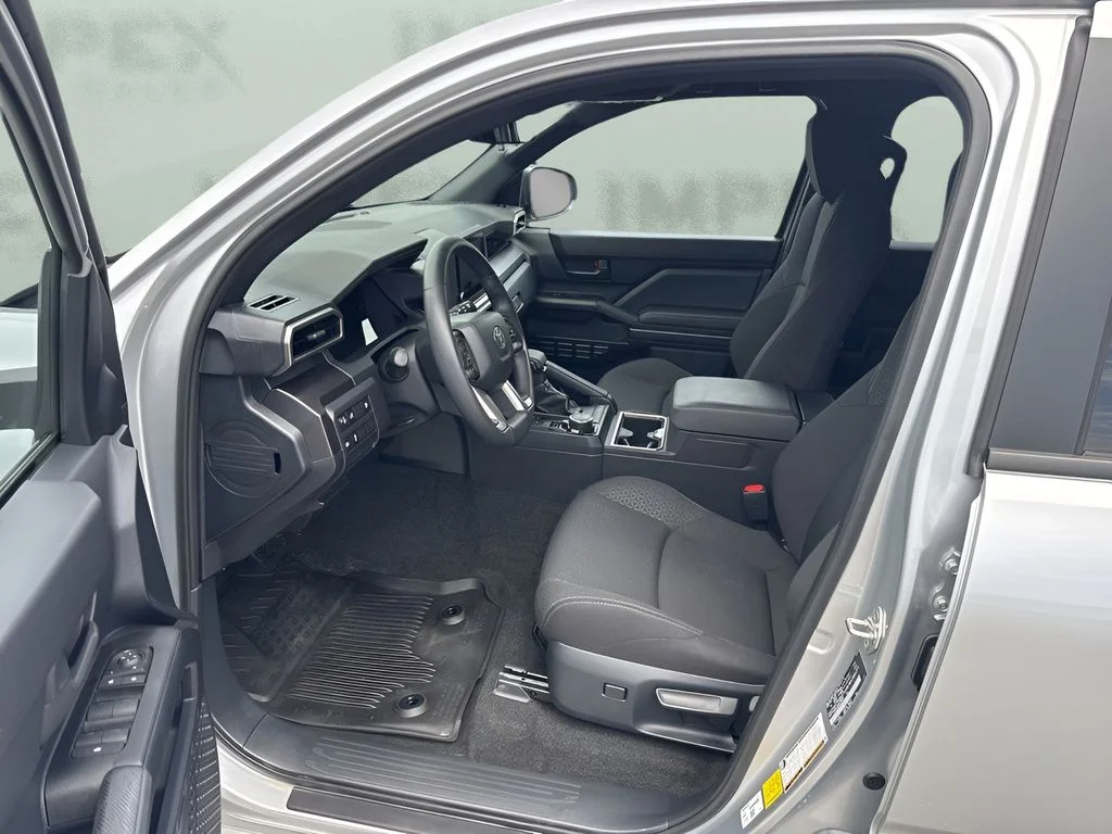 Used 2025  Toyota SR5 image 9
